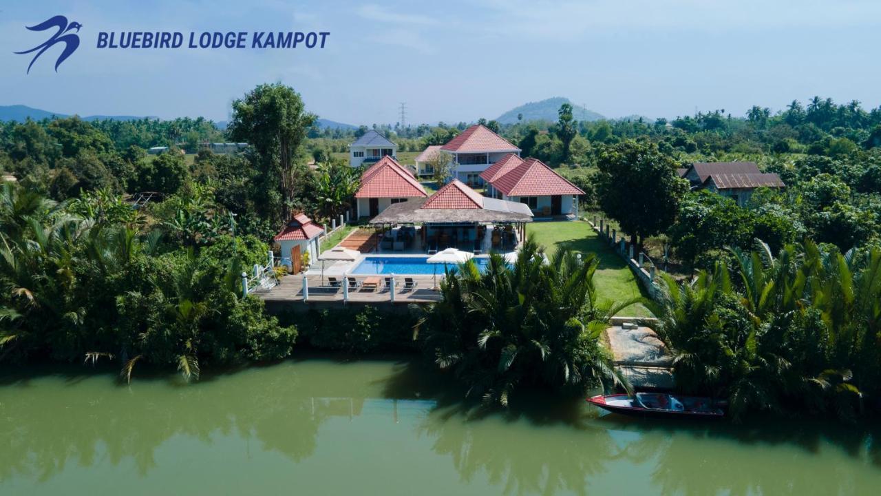 Bluebird Lodge Kampot Bagian luar foto