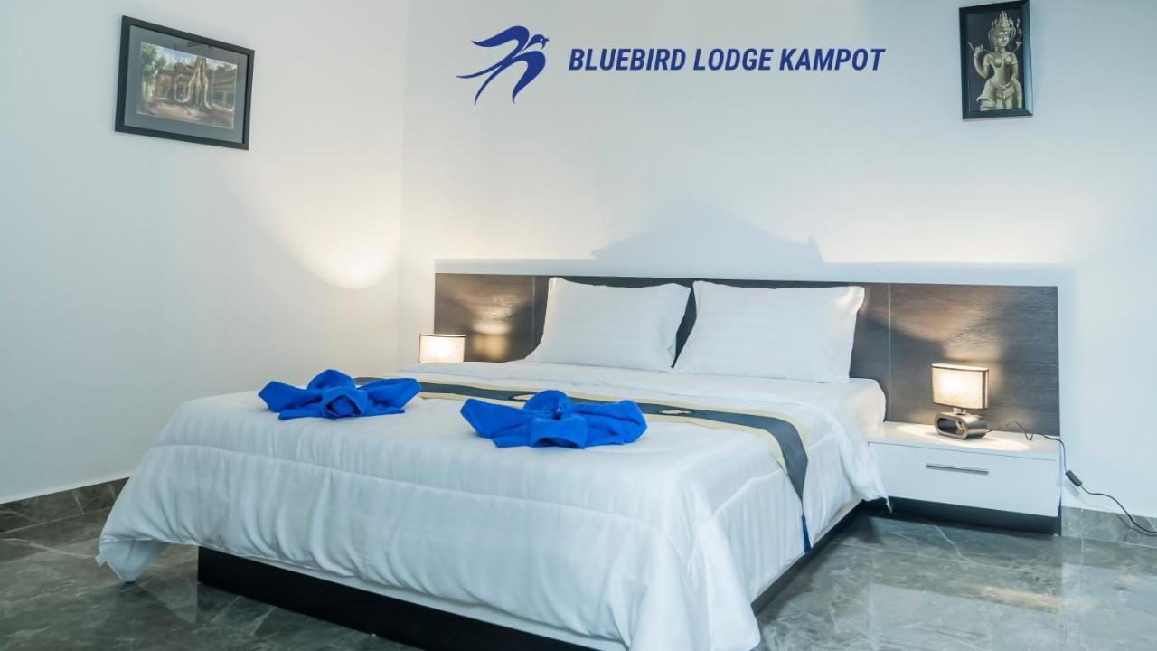 Bluebird Lodge Kampot Bagian luar foto