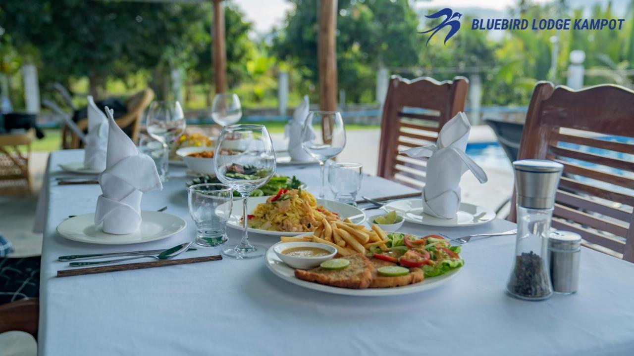 Bluebird Lodge Kampot Bagian luar foto