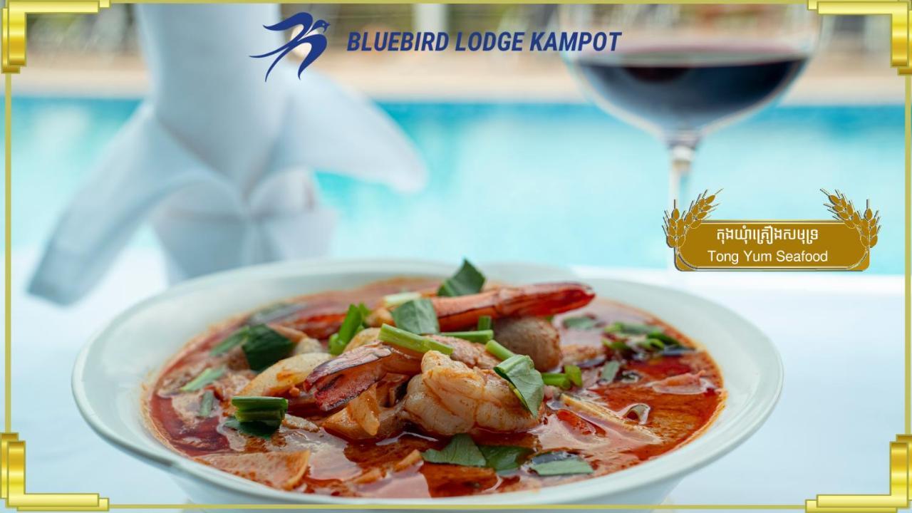 Bluebird Lodge Kampot Bagian luar foto